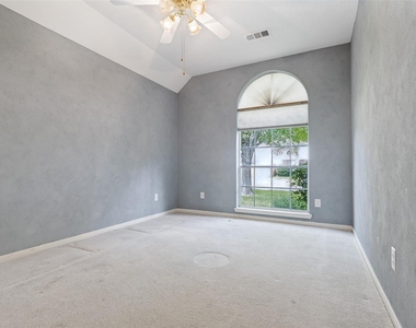 6811 Shelby Oaks Drive - Photo Thumbnail 17