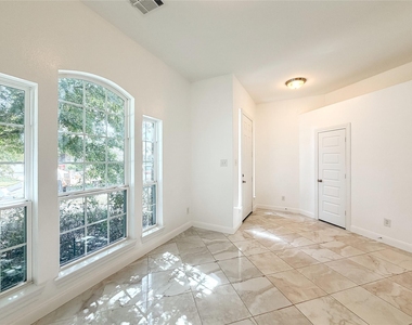 18126 Golden Falls Lane - Photo Thumbnail 4