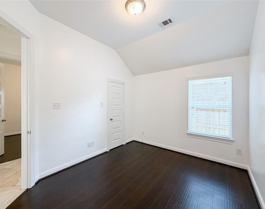 18126 Golden Falls Lane - Photo Thumbnail 39