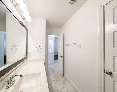 18126 Golden Falls Lane - Photo Thumbnail 35