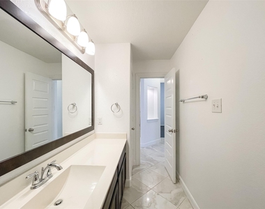 18126 Golden Falls Lane - Photo Thumbnail 36