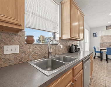 7023 Westford Park Lane - Photo Thumbnail 21