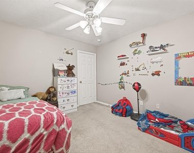 7023 Westford Park Lane - Photo Thumbnail 39