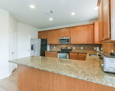 5418 Lilac Grove Lane - Photo Thumbnail 6