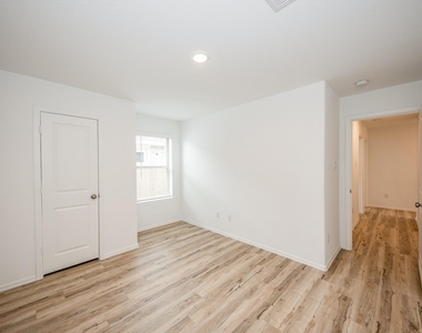 140 Austin Street - Photo Thumbnail 22