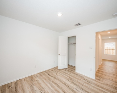 140 Austin Street - Photo Thumbnail 17