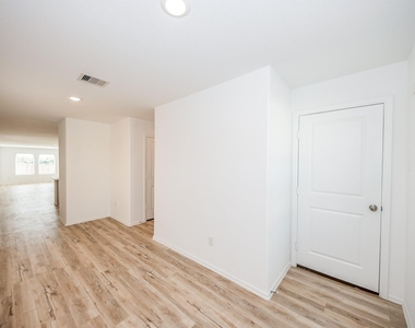 140 Austin Street - Photo Thumbnail 4