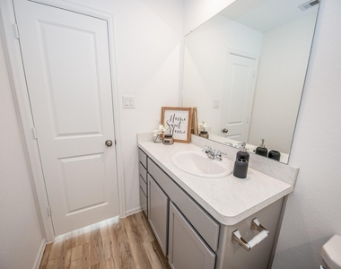 140 Austin Street - Photo Thumbnail 15