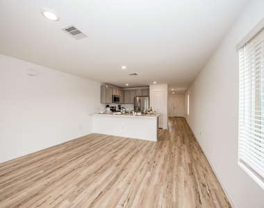 140 Austin Street - Photo Thumbnail 9