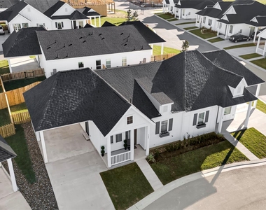 38634 Spur 149 Rd - Photo Thumbnail 3