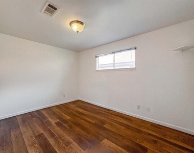 4537 Dakota Street - Photo Thumbnail 11