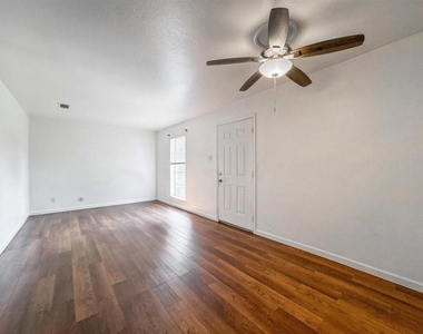4537 Dakota Street - Photo Thumbnail 9
