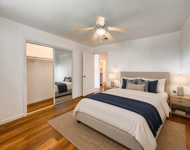 4537 Dakota Street - Photo Thumbnail 5