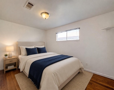 4537 Dakota Street - Photo Thumbnail 3