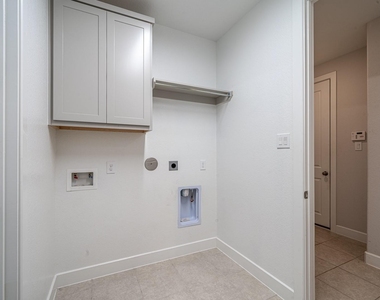 4706 Llano Loop - Photo Thumbnail 24