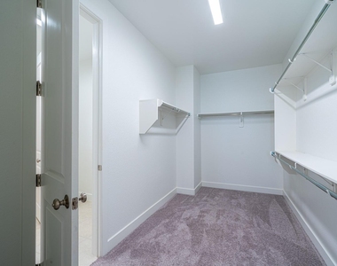 4706 Llano Loop - Photo Thumbnail 22
