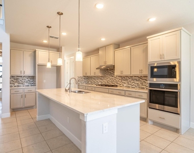 4706 Llano Loop - Photo Thumbnail 10