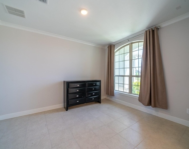 4706 Llano Loop - Photo Thumbnail 4