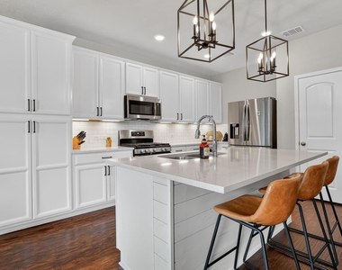4105 Gregg Court - Photo Thumbnail 16