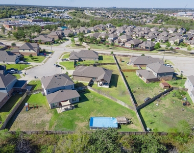 4105 Gregg Court - Photo Thumbnail 10