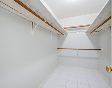 9619 E Withers Way Circle - Photo Thumbnail 27