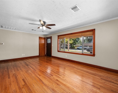 940 Hardeman Street - Photo Thumbnail 6