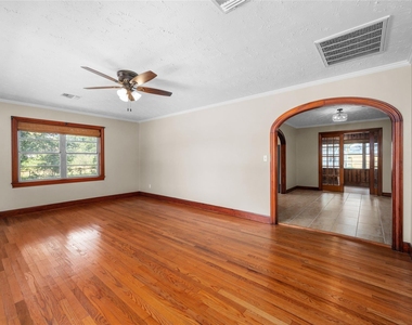 940 Hardeman Street - Photo Thumbnail 5