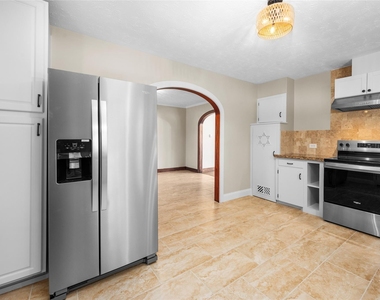 940 Hardeman Street - Photo Thumbnail 11