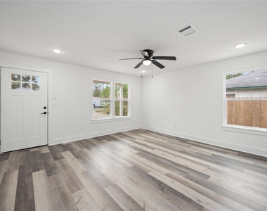 3405 Mount Pleasant Street - Photo Thumbnail 4
