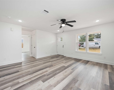 3405 Mount Pleasant Street - Photo Thumbnail 2