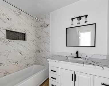 1308 W Dumble Street - Photo Thumbnail 18