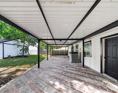 1308 W Dumble Street - Photo Thumbnail 24