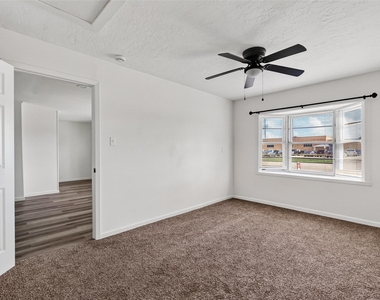 1308 W Dumble Street - Photo Thumbnail 11