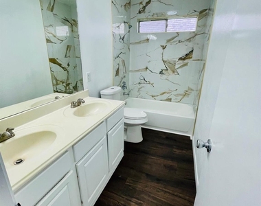 17002 Summer Hollow Drive - Photo Thumbnail 19