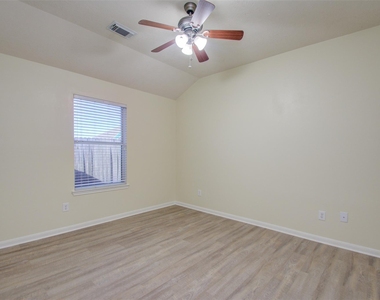 14903 Lanai Drive - Photo Thumbnail 10