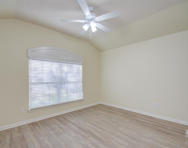 14903 Lanai Drive - Photo Thumbnail 7