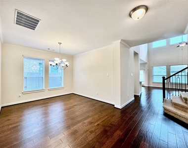 2514 Deerwood Heights Lane - Photo Thumbnail 7