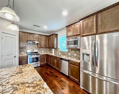 2514 Deerwood Heights Lane - Photo Thumbnail 14