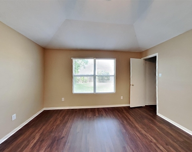 5215 Lavender Lane - Photo Thumbnail 10