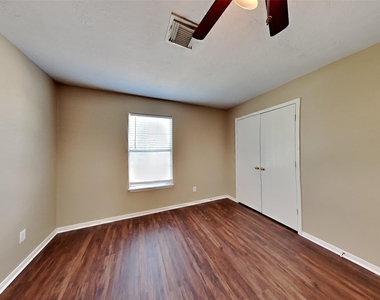5215 Lavender Lane - Photo Thumbnail 18