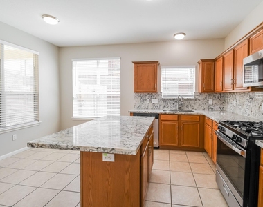 1060 Cabot Cove - Photo Thumbnail 5