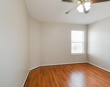 1060 Cabot Cove - Photo Thumbnail 11