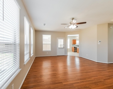 1060 Cabot Cove - Photo Thumbnail 2