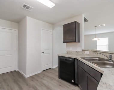 4914 Banyan Tree Trail - Photo Thumbnail 4