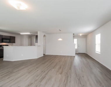 4914 Banyan Tree Trail - Photo Thumbnail 2