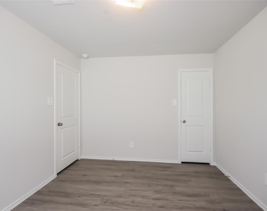 4914 Banyan Tree Trail - Photo Thumbnail 7