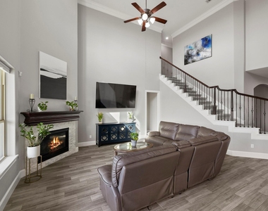 116 Waterstone Drive - Photo Thumbnail 10