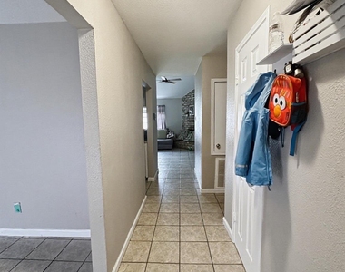5007 Monteith Drive - Photo Thumbnail 4