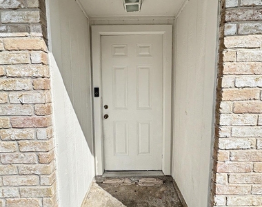 5007 Monteith Drive - Photo Thumbnail 2