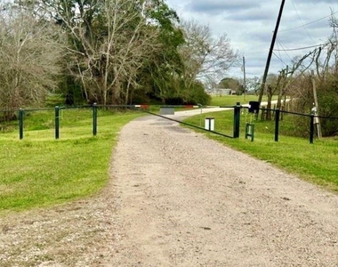 327 County Road 735 - Photo Thumbnail 16